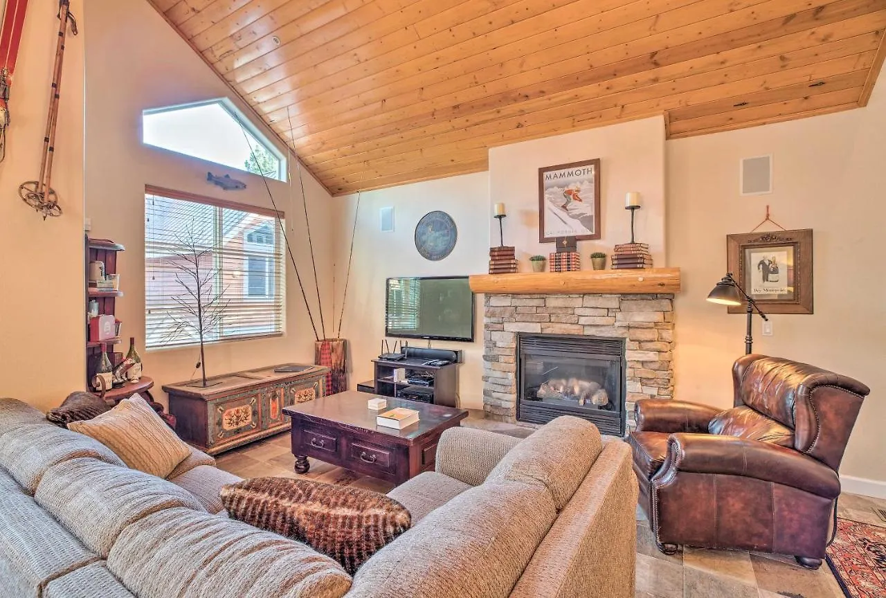 Tatil Evi Mammoth Lakes Townhome - 10-Min Walk To Village! ABD