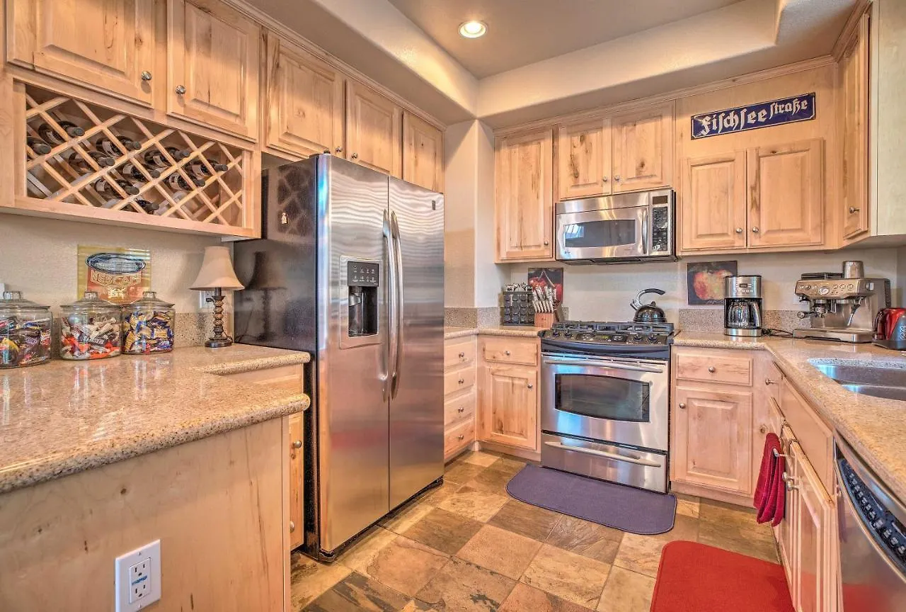 Mammoth Lakes Townhome - 10-Min Walk To Village! Mammoth Lakes