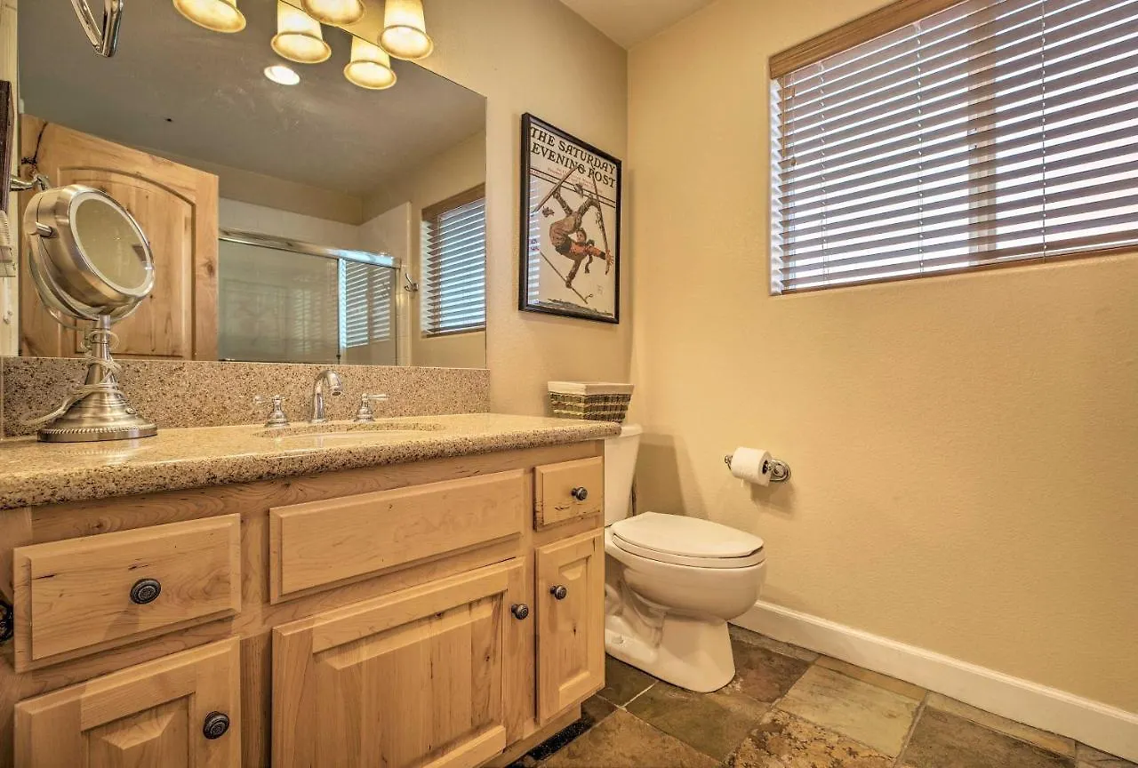 Mammoth Lakes Townhome - 10-Min Walk To Village! 0*, Mammoth Lakes ABD